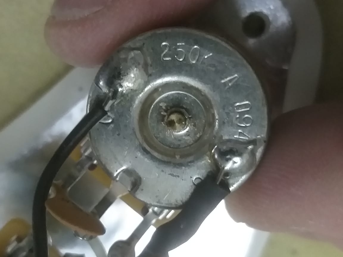 Macro de código gravado em potenciômetro