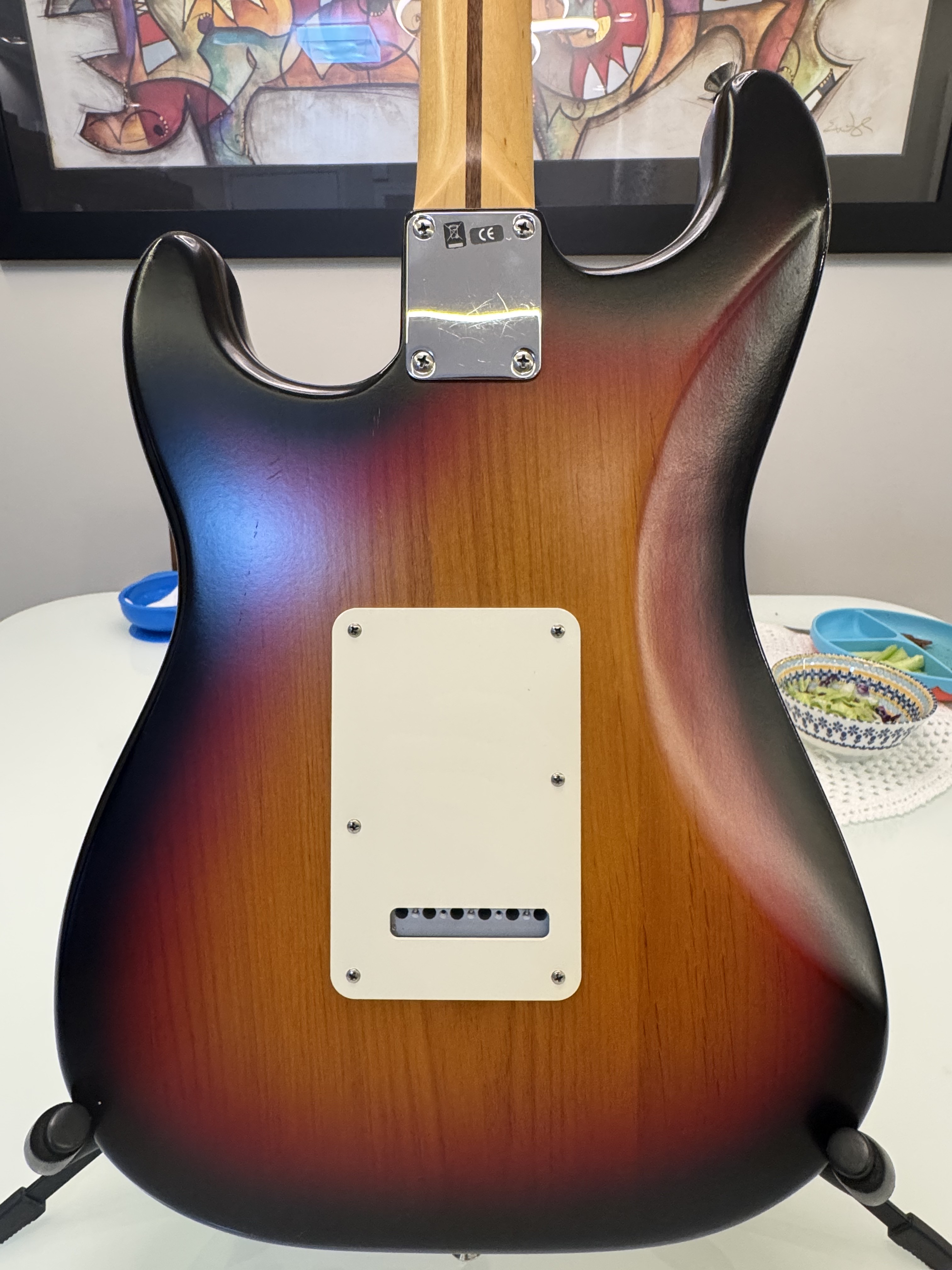 Verso do corpo da guitarra e neck plate